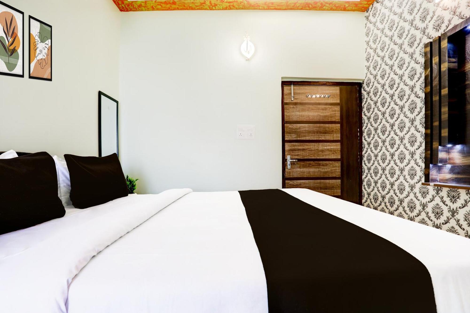 Hotel O Deejit Inn Danapur Exteriör bild